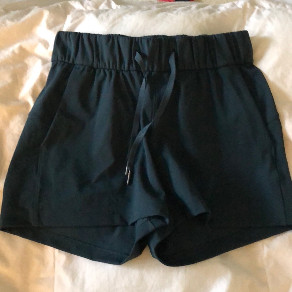 Lululemon On The fly shorts